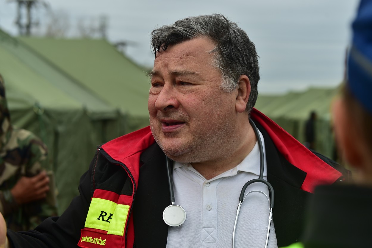 Ve věku 62 let zemřel přední slovenský epidemiolog Vladimír Krčméry.