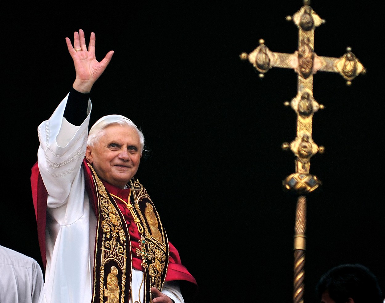 Zemřel emeritní papež Benedikt XVI.