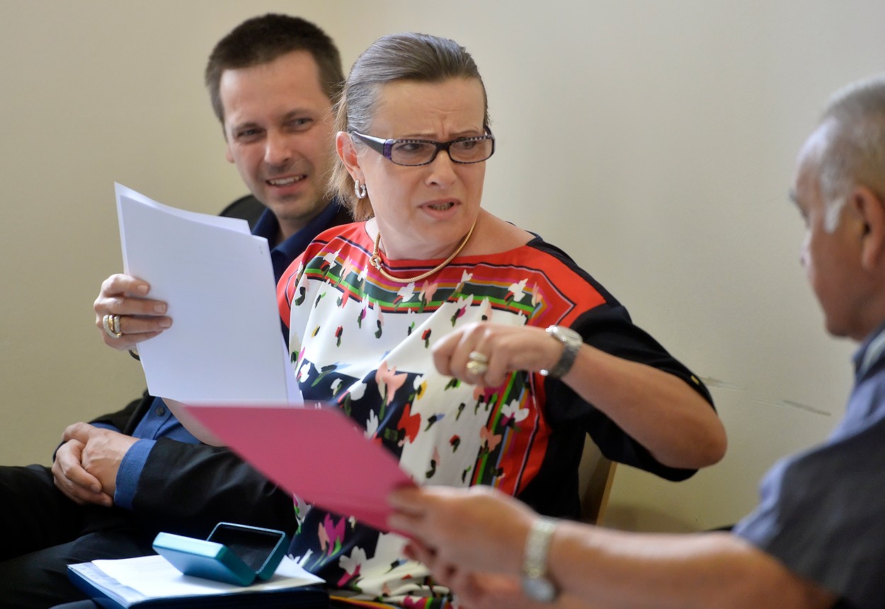 Bývalá předsedkyně Energetického regulačního úřadu Alena Vitásková u soudu.