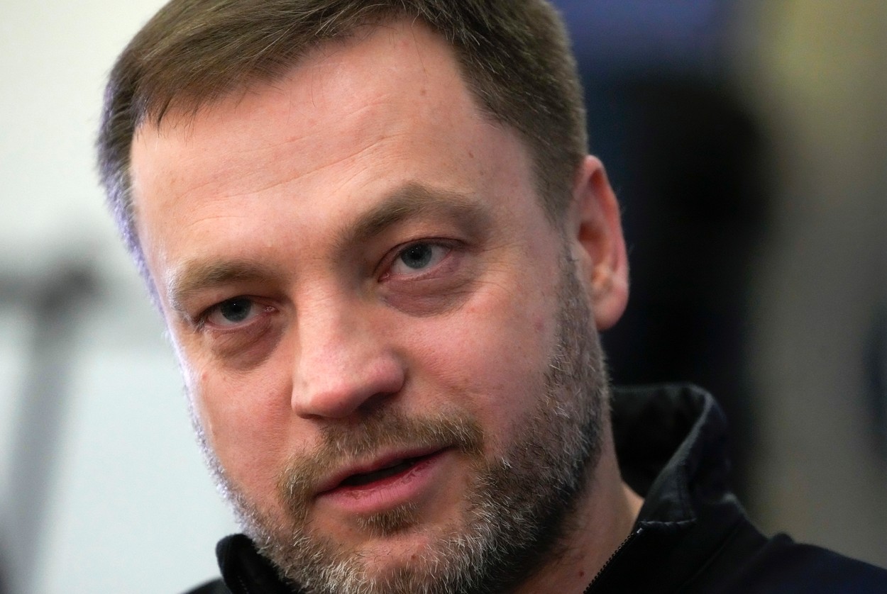Ukrajinský ministr vnitr Denys Monastyrskyj zahynul ve věku 42 let při pádu vrtulníku u Kyjeva.