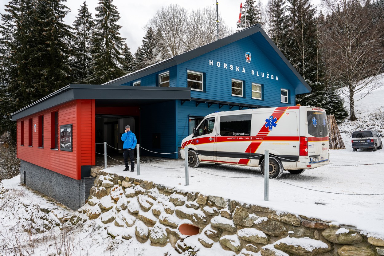 Stanice horské služby v Peci pod Sněžkou, 20. ledna 2023, Trutnovsko.