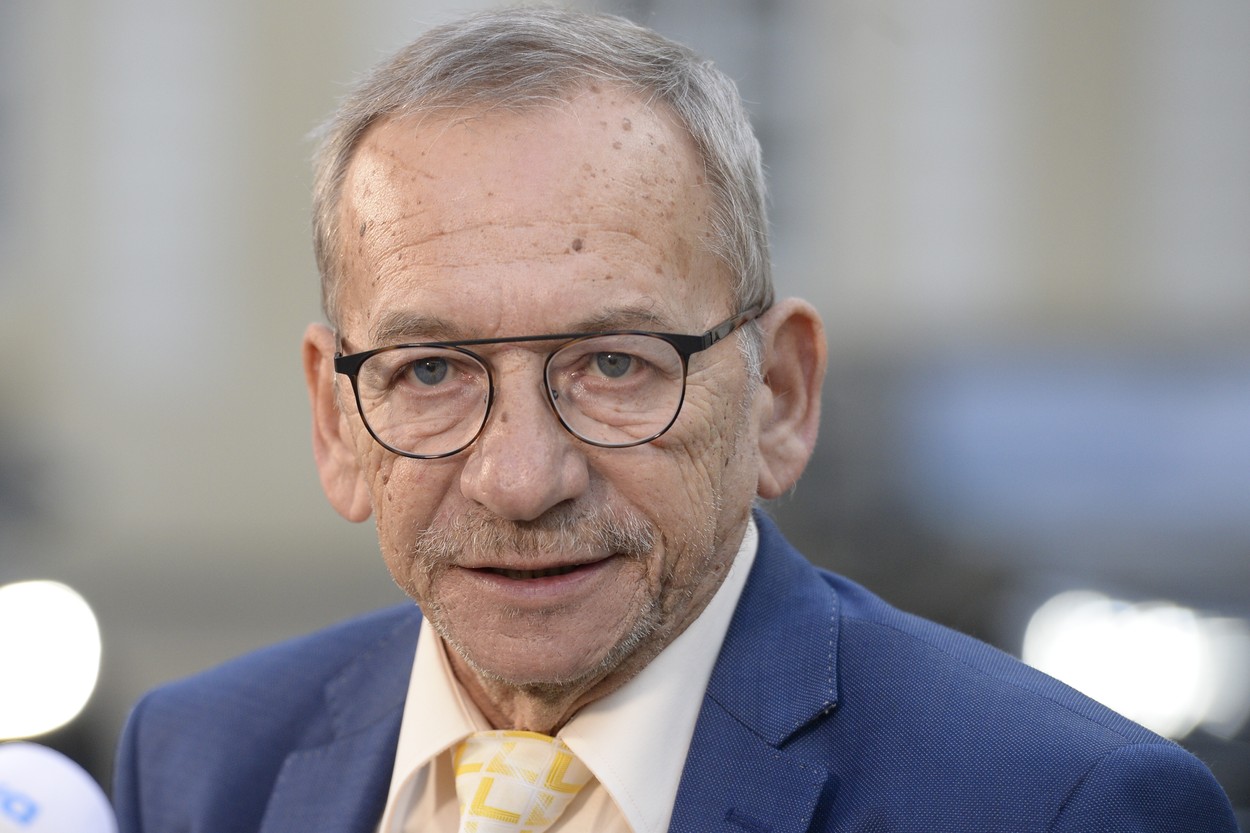 Senátoři uctili památku a osobnost bývalého šéfa horní komory Kubery.