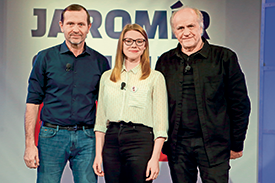 Moderátor pořadu Jaromír Soukup, mluvčí Milionu chvilek Hana Strašáková a hudebník a politický glosátor Michael Kocáb. Moderátor pořadu Jaromír Soukup, mluvčí Milionu chvilek Hana Strašáková a hudebník a politický glosátor Michael Kocáb.