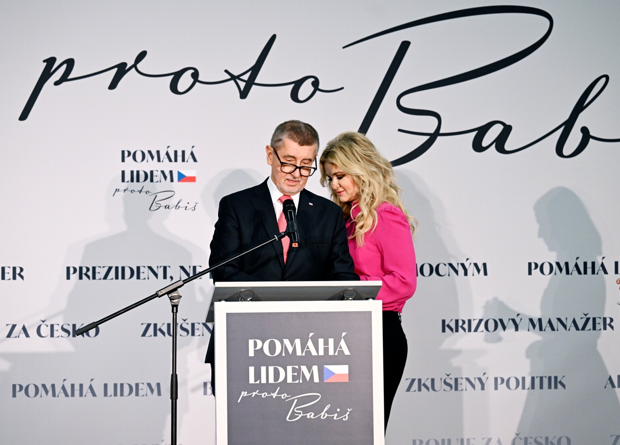 Předseda hnutí ANO a kandidát na prezidenta ČR Andrej Babiš se svou manželkou Monikou Babišovou.