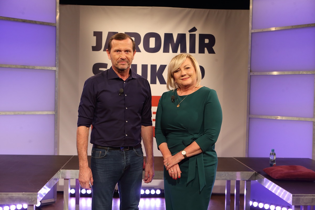 Moderátor pořadu Jaromír Soukup a poslankyně a bývalá ministryně financí Alena Schillerová (ANO).
