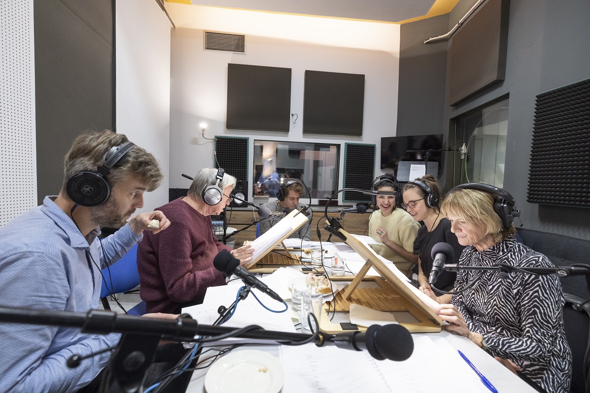 Audioteka_Holubník_natáčení s celým týmem herců_zdroj archiv Audioteka CZ