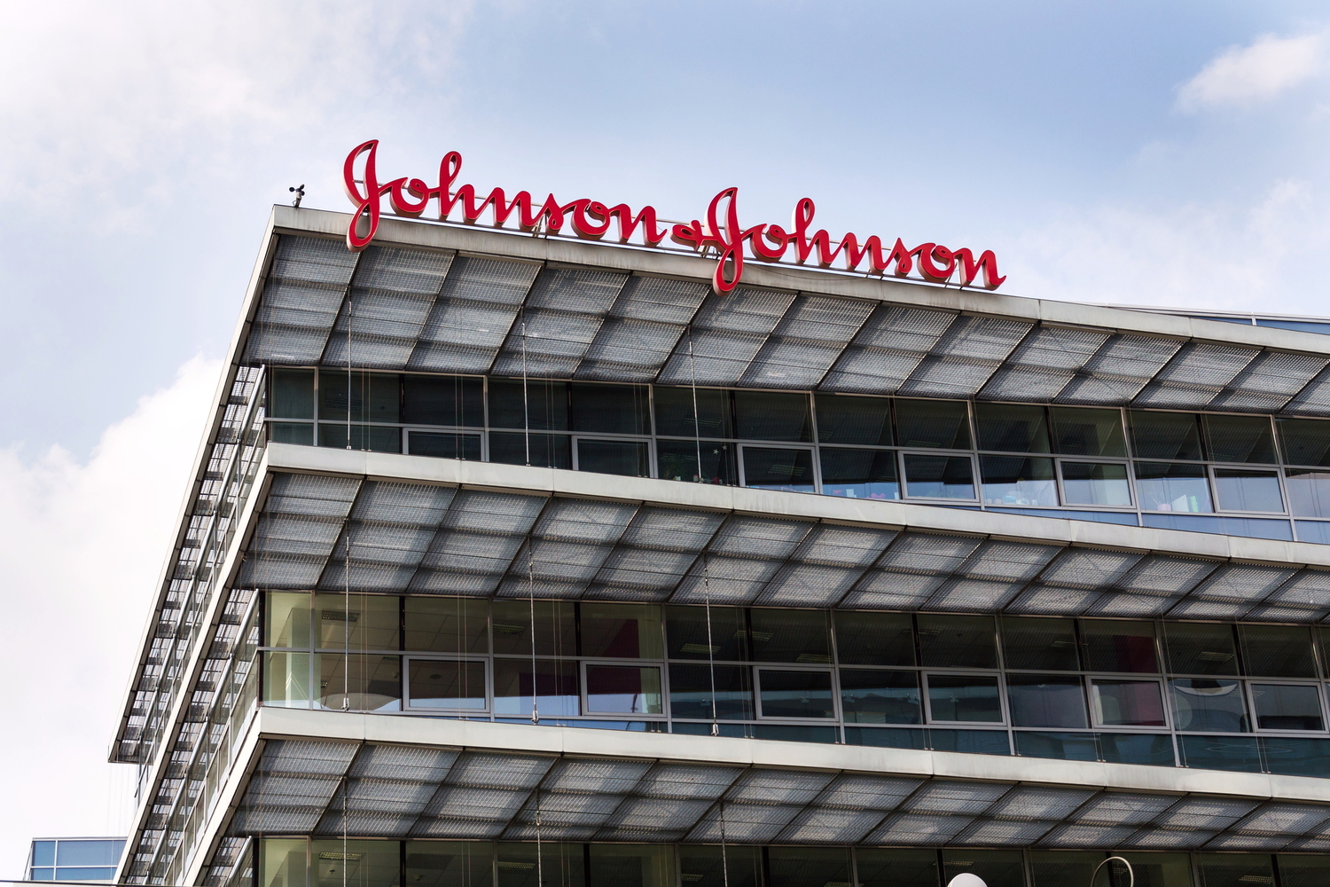 J&J v roce 2020 v USA přerušila prodej dětského pudru, který byl na trhu téměř 130 let. 