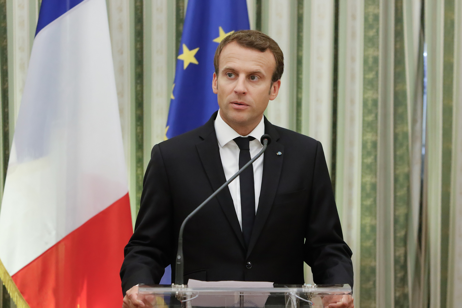 Macron po návratu z Číny prosazuje nezávislost EU na USA. Macron po návratu z Číny prosazuje nezávislost EU na USA.