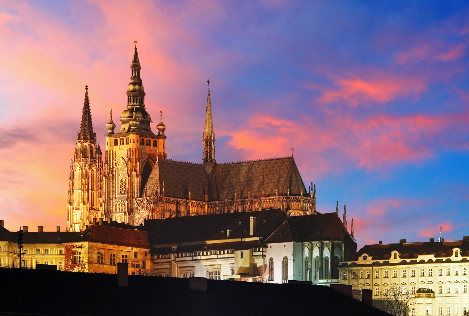 Zmírňují se bezpečnostní kontroly na Pražském hradě, končí rovněž plošné kontroly