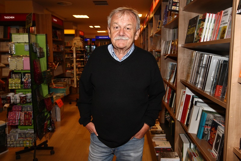 Karel Šíp se občas nezdvořile chová k hostům svého pořadu.