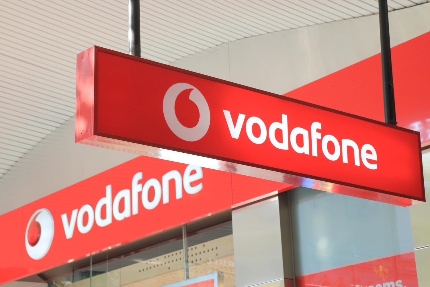 Vodafone plánuje propouštět, rušit bude 11 tisíc pracovních pozic