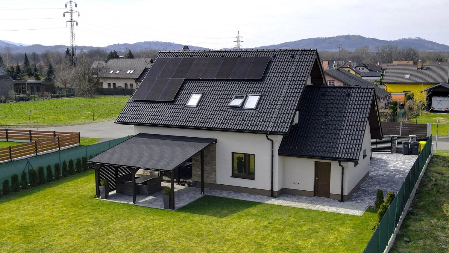 SolidSun. Jediný dodavatel FVE, který má solidnost přímo v názvu