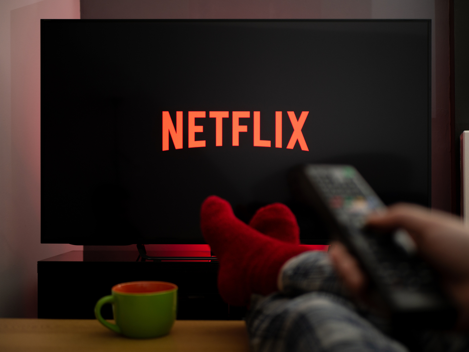 Služba Netflix má pět milionů uživatelů měsíčně, jak to ovlivnilo uvedení reklam půl roku zpátky? 