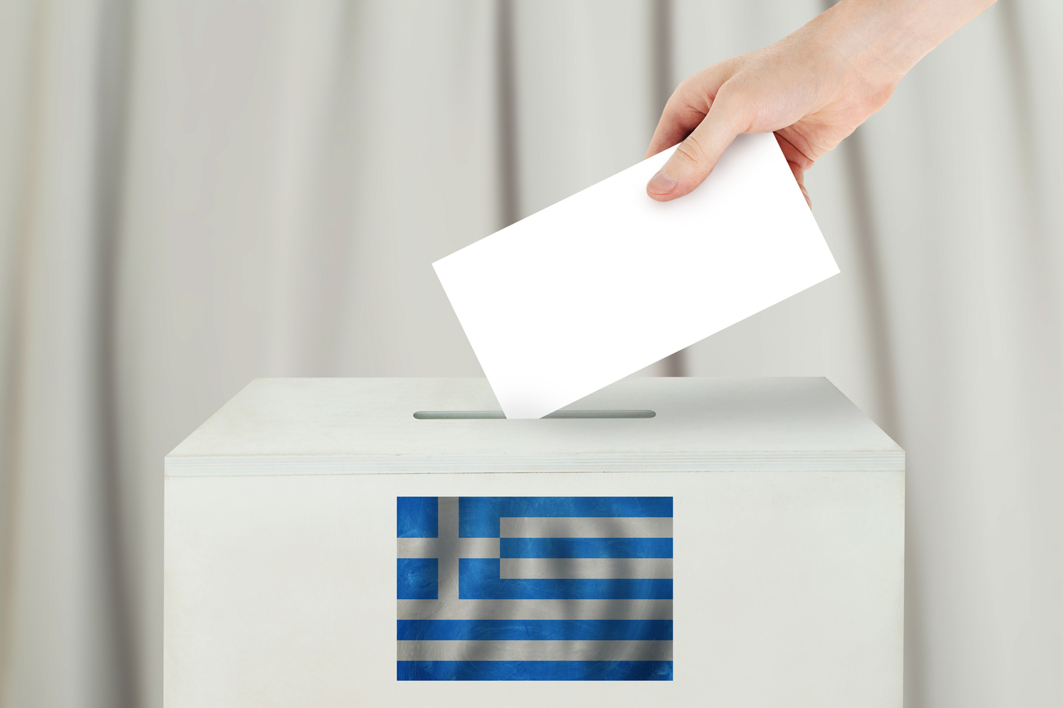 Dnes začaly řecké parlamentní volby, favoritem je strana Nová Demokracie