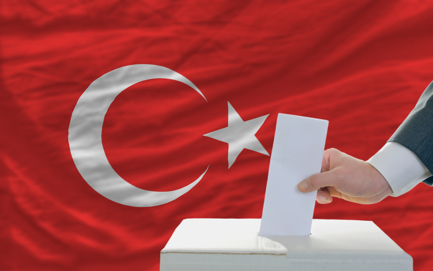 Erdogan v druhém kole voleb nemá jistou podporu tureckých nacionalistů