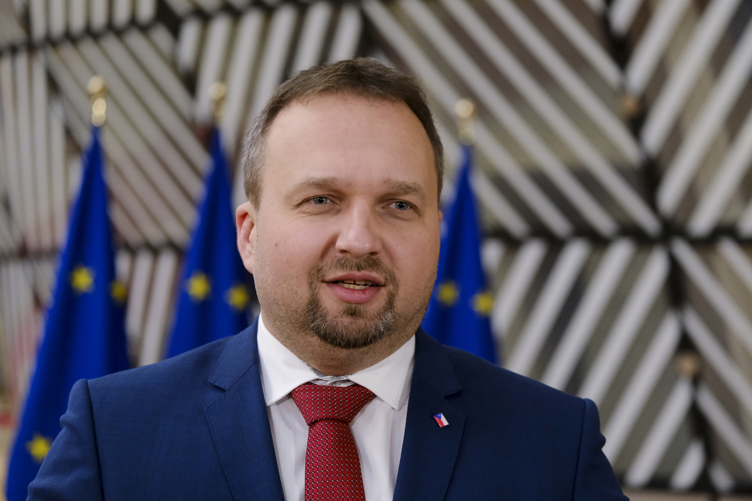 Jurečka chce jednat s odboráři, pro stávky nevidí důvod