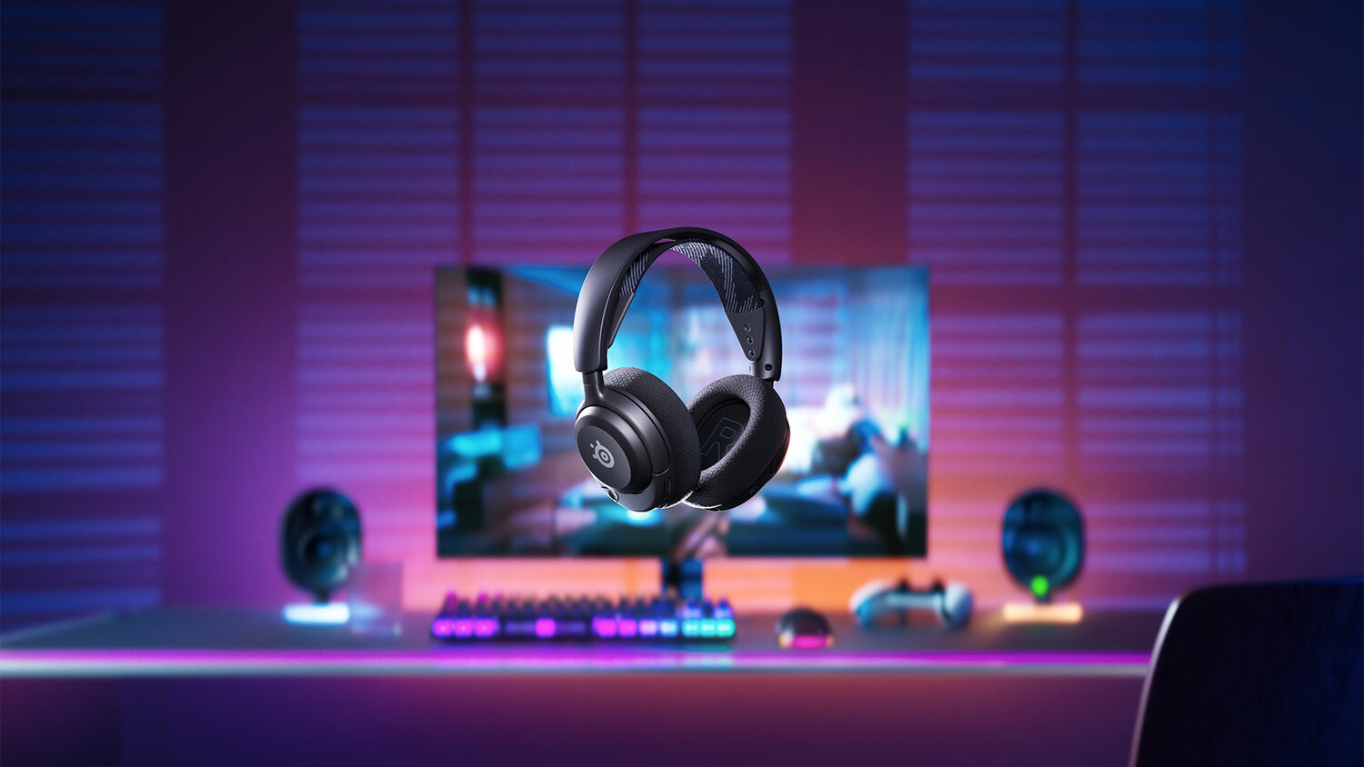 SteelSeries představilo headset Arctis Nova 4, zachovává bezdrátové připojení s nižší cenou