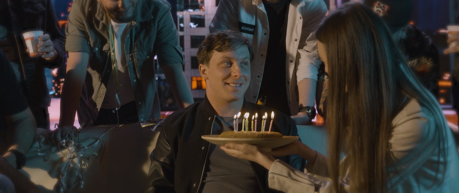 Kryštof Bartoš v klipu Někam ven.