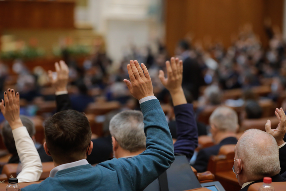 Jednání poslanců se může protáhnout i přes dnešní noc 