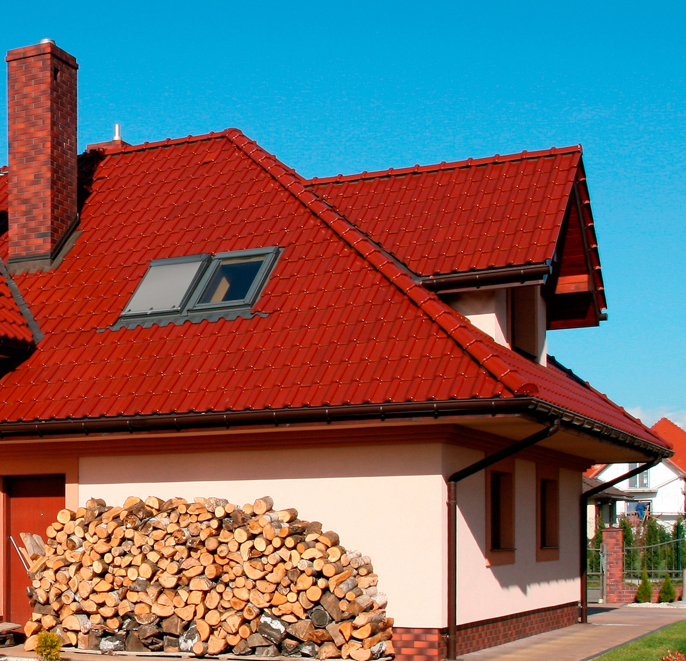 Jak na tepelné úspory? Kvalitní stínění oken ušetří až 25 % spotřeby energie!