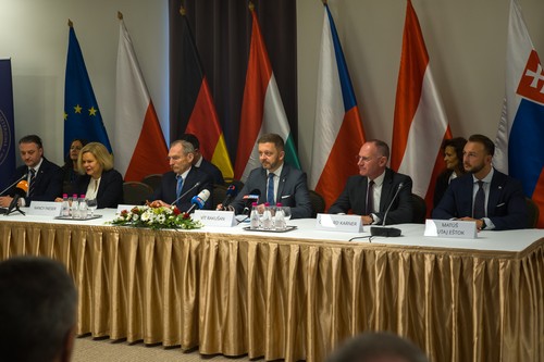 Země Visegrádské čtyřky se společně s Německem a Rakouskem dohodly na pravidelných schůzkách týkajících se migrace