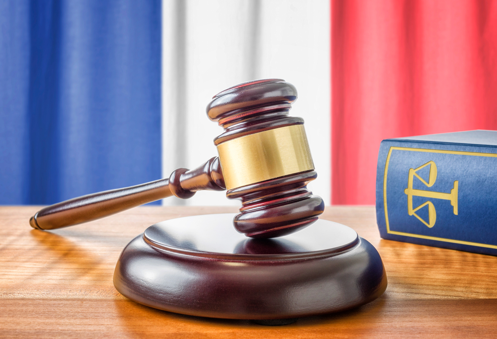 Francouzský ministr práce je před soudem kvůli veřejné zakázce