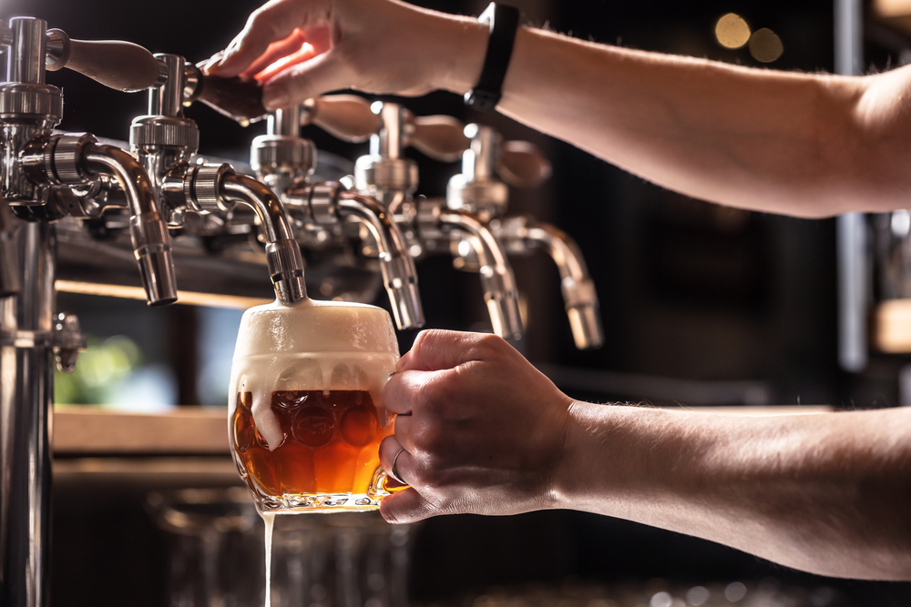 Některé restaurace v Praze začaly po Novém roce se změnou DPH na točené pivo zvyšovat ceny, v mnoha podnicích ceny za půllitr překročily i 70 Kč
