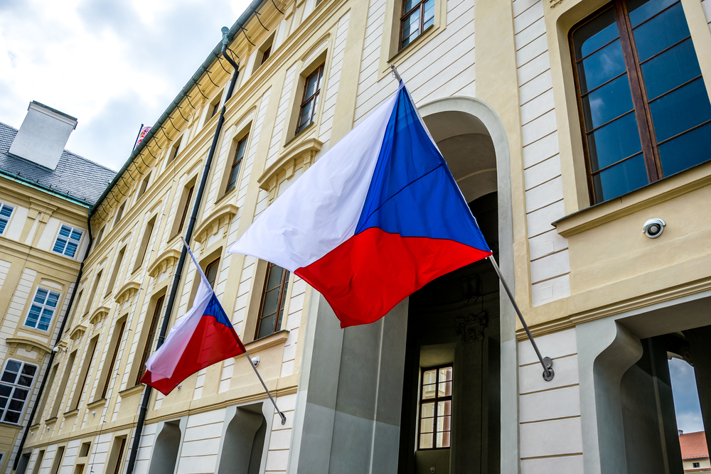 Podle ministra školství Beka je chyba, že stále nemáme korespondenční volbu, ministři se shodli na její podpoře Podle ministra školství Beka je chyba, že stále nemáme korespondenční volbu, ministři se shodli na její podpoře