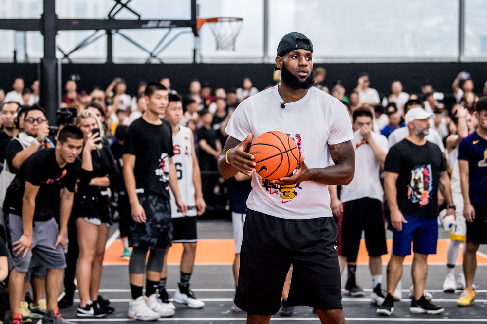 LeBron James je v NBA kousek od překonání hranice 40.000, od úspěchu ho dělí 9 bodů
