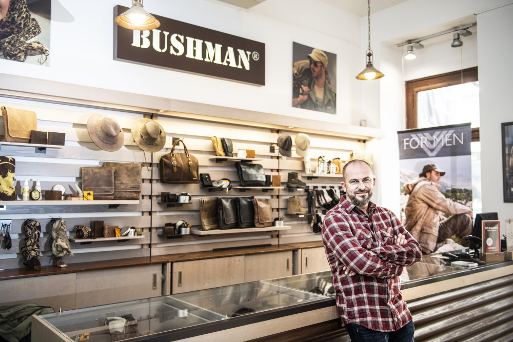 Bushman expanduje