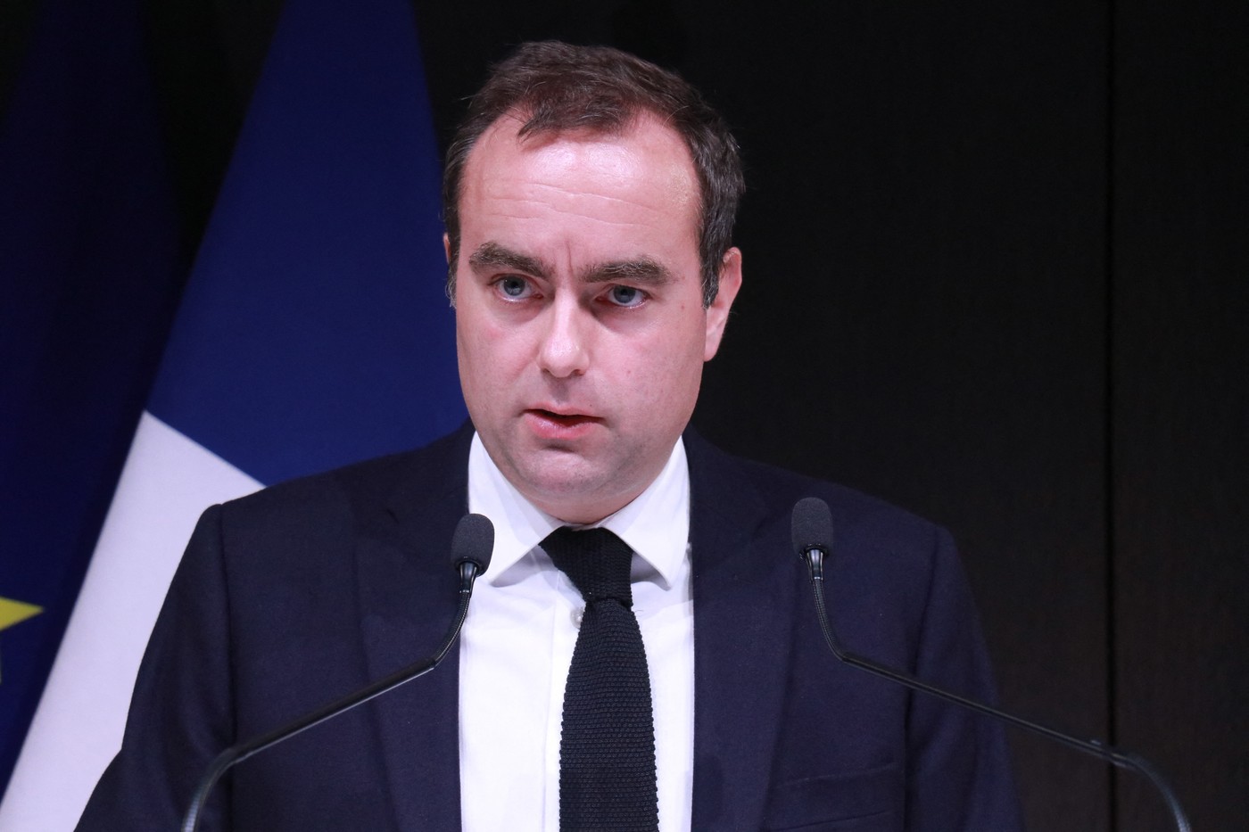 Francouzský ministr obrany telefonicky hovořil s ruským protějškem Šojguem 