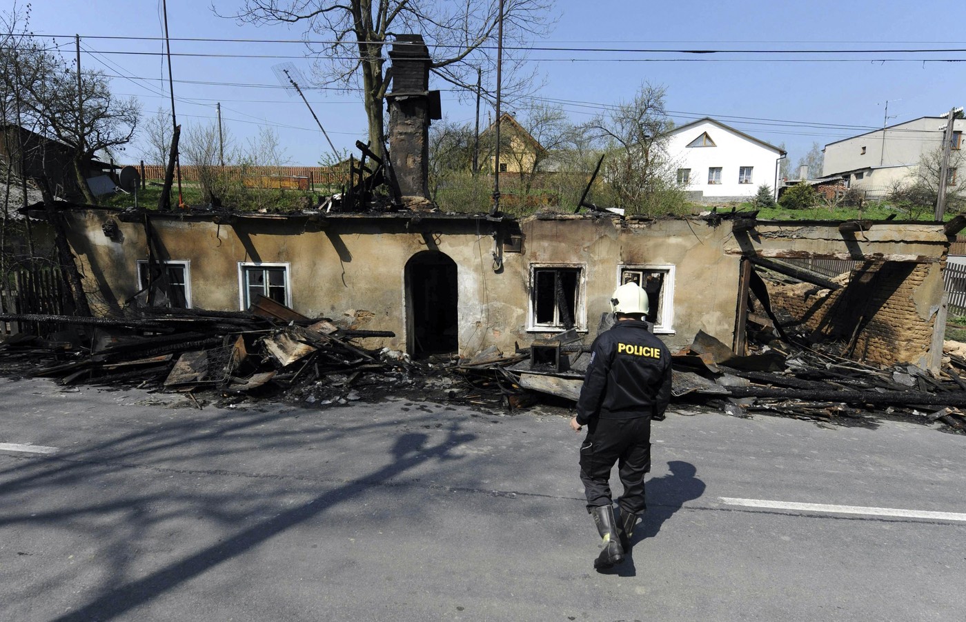 Rasistický žhářský útok ve Vítkově potrestaly soudy vysokými tresty
