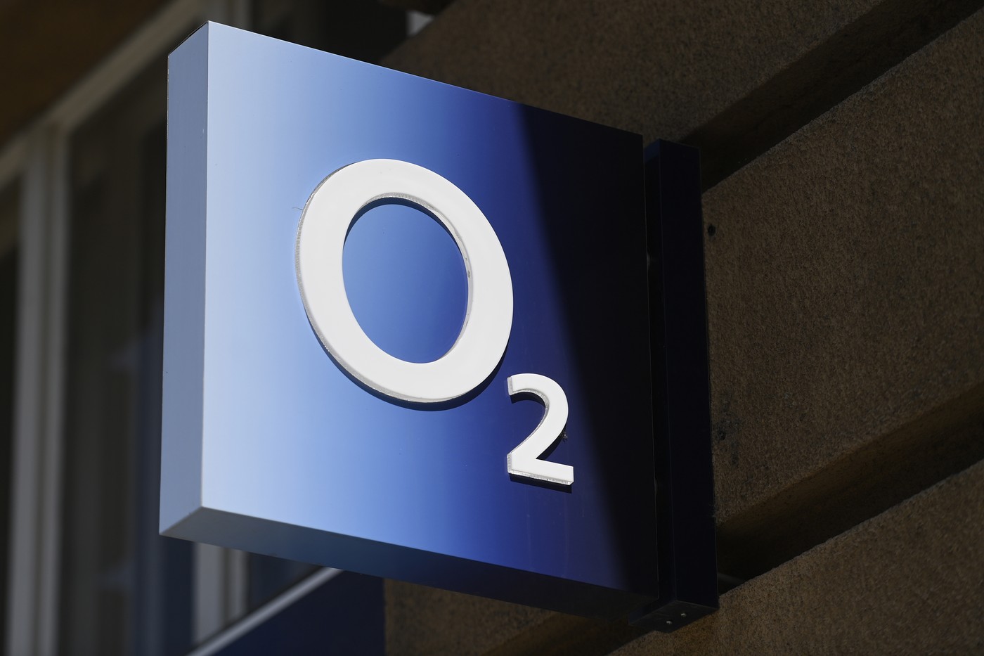 O2 loni klesl zisk po zdanění o 0,7 procenta na 6,09 miliardy korun