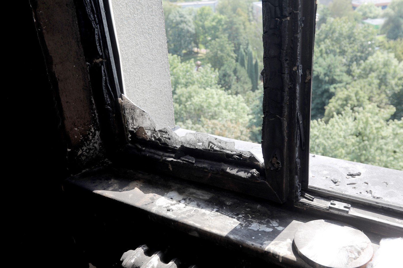 Při požáru bytového domu ve Frýdku-Místku se zranilo 13 lidí, většinou se nadýchali zplodin
