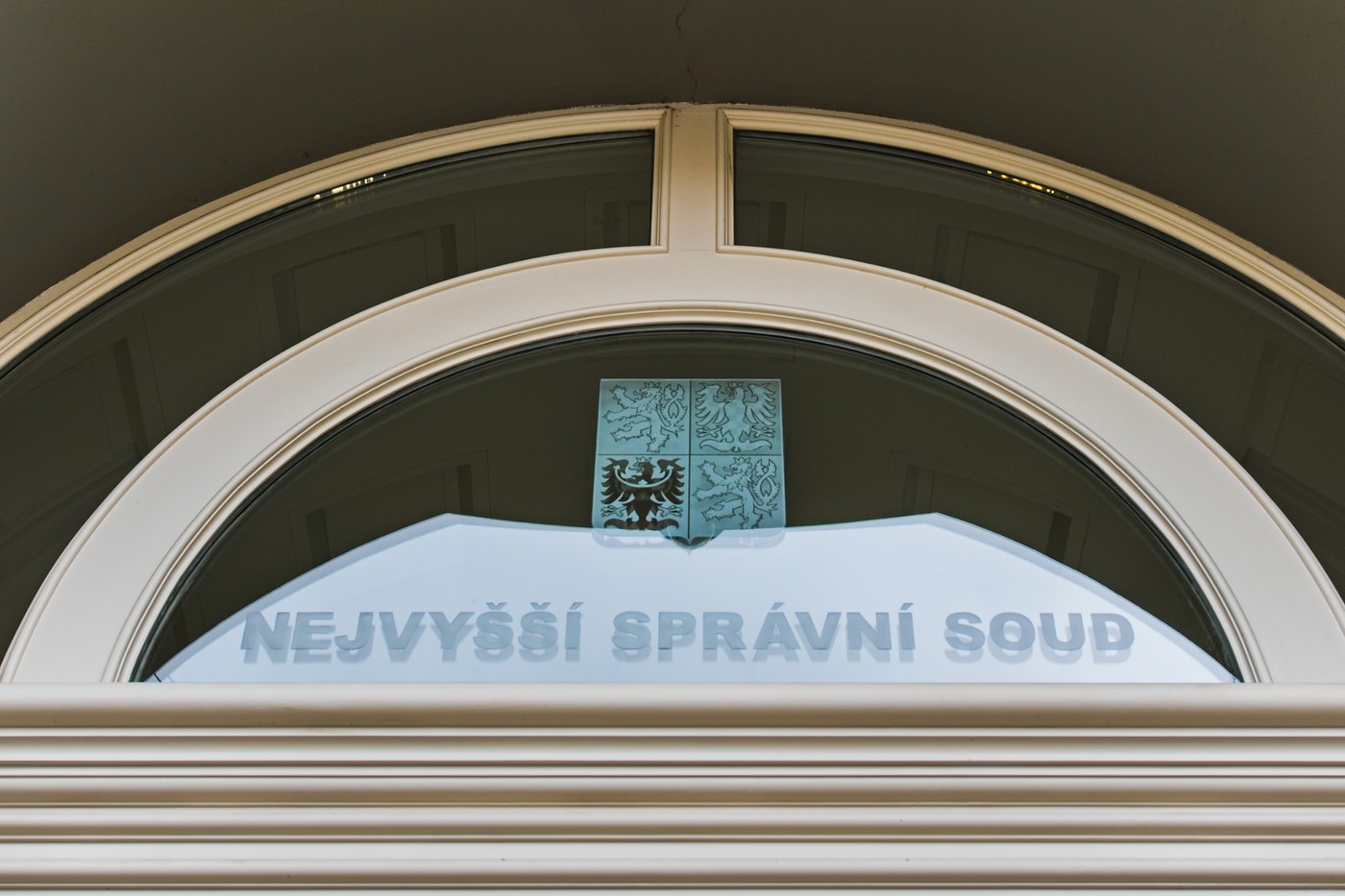 NSS definitivně potvrdil pokutu 150.000 Kč od ÚOHS pro Prahu 8