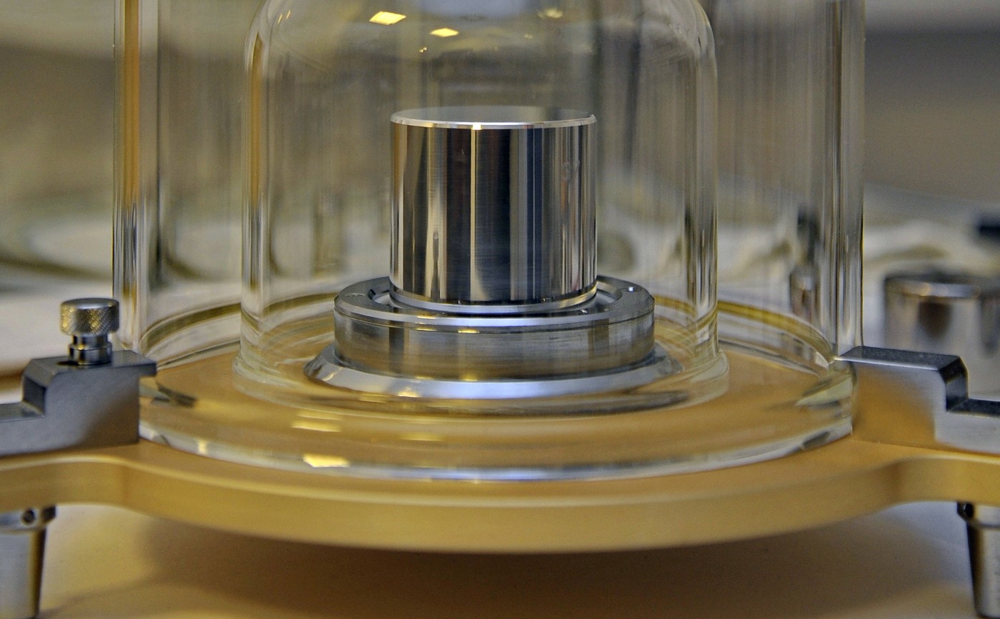 Kilogram byl poslední jednotkou SI definovanou podle hmotného předmětu