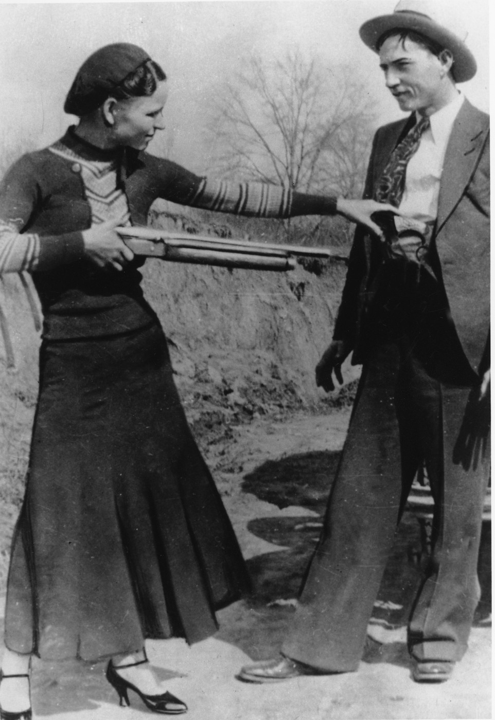 Před 90 lety zemřeli americký lupič Clyde Barrow a jeho milenka Bonnie Parkerová