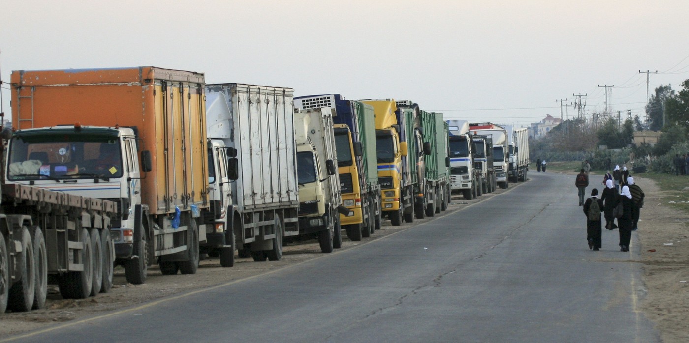 Do Pásma Gazy začala proudit humanitární pomoc z Egypta přes přechod Kerem Šalom Do Pásma Gazy začala proudit humanitární pomoc z Egypta přes přechod Kerem Šalom
