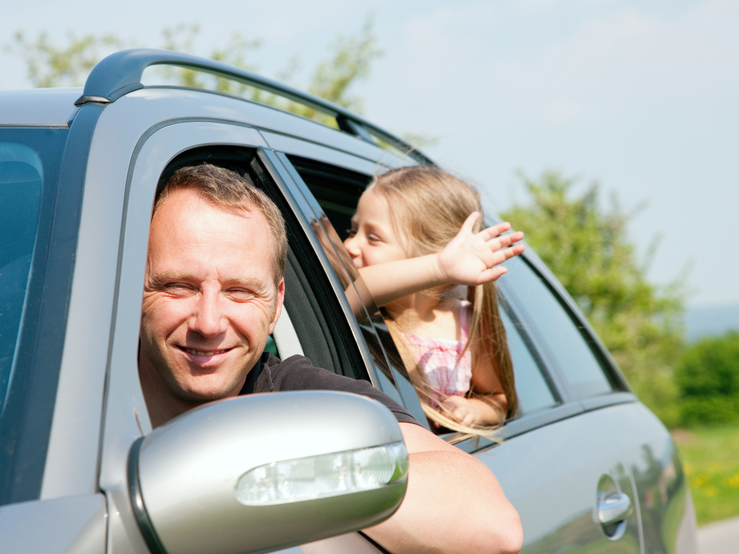 Expert AAA AUTO radí na Den dětí: Kdy je třeba sedačka, kdy podsedák?