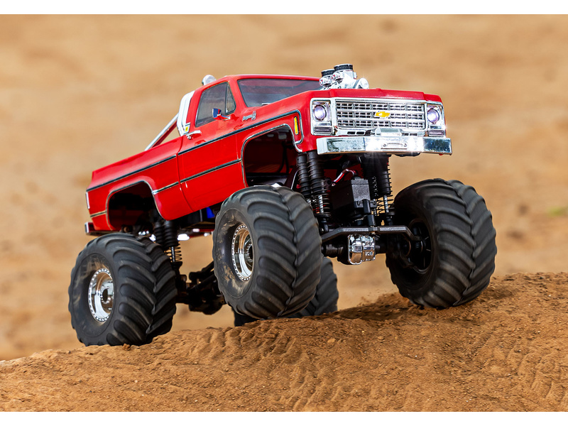 RC auta Traxxas či Tamiya jsou zábavou pro všechny generace