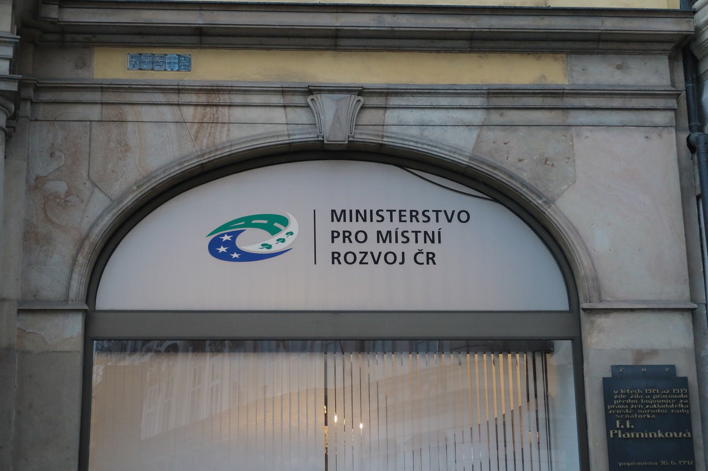 Vláda schválila zákon o podpoře bydlení, má ochránit lidi ohrožené bytovou nouzí