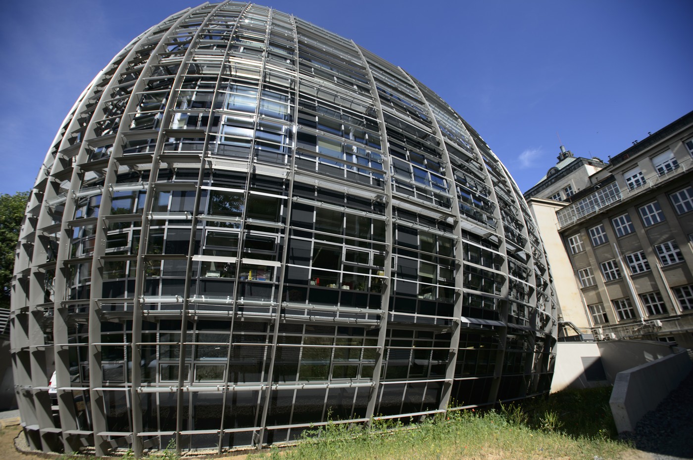 Unikátní pavilon v pražských Dejvicích slouží vědcům od června 2014