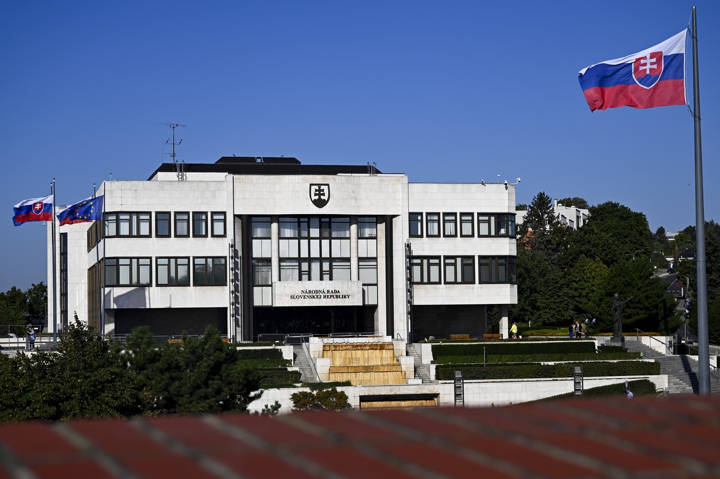 Slovenská sněmovna začne v druhém čtení jednat o vládním návrhu zákona o Slovenské televizi a rozhlasu