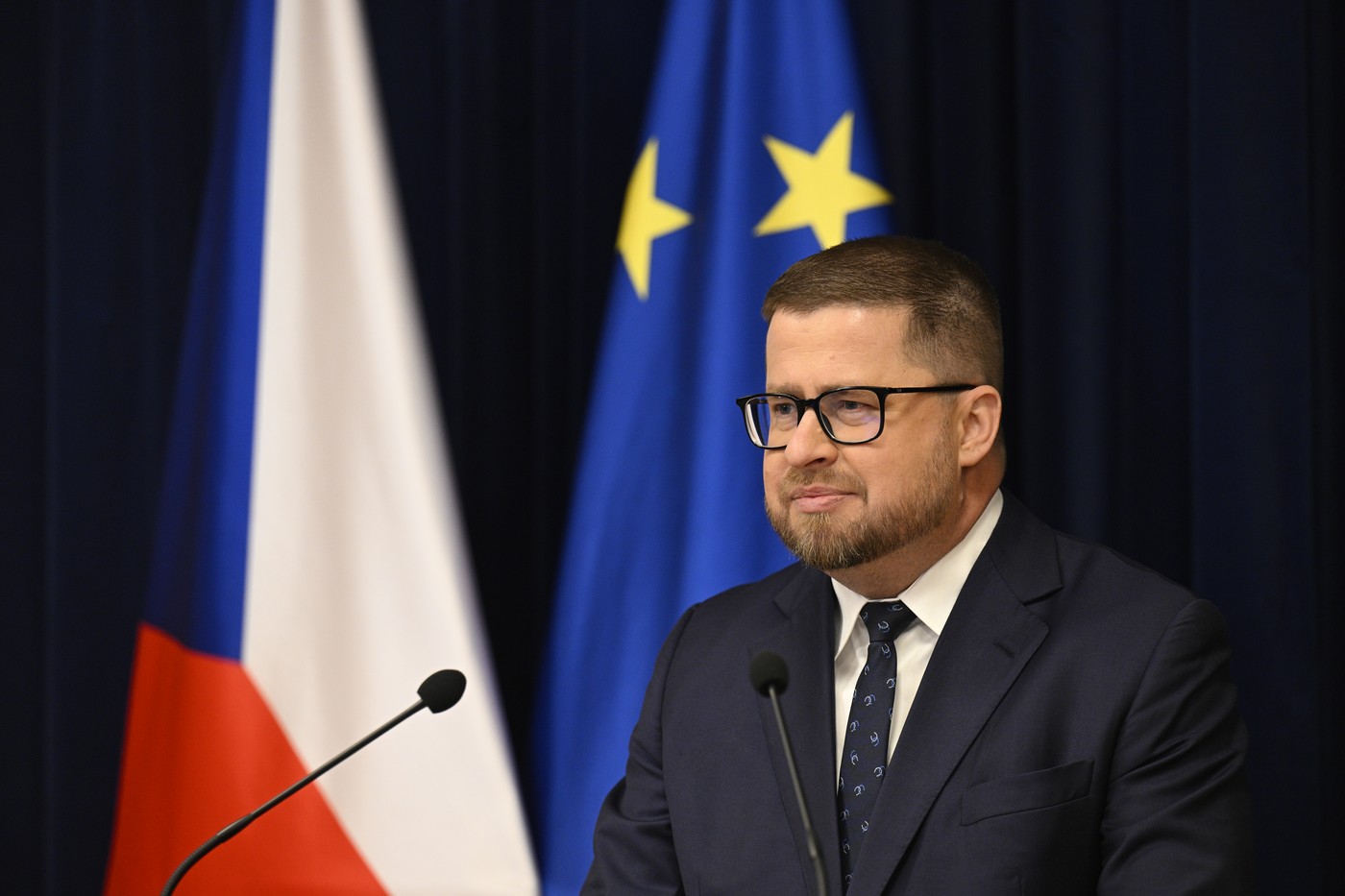 ČNB snížila úrokovou sazbu o půl bodu na 4,75 pct., koruna oslabila
