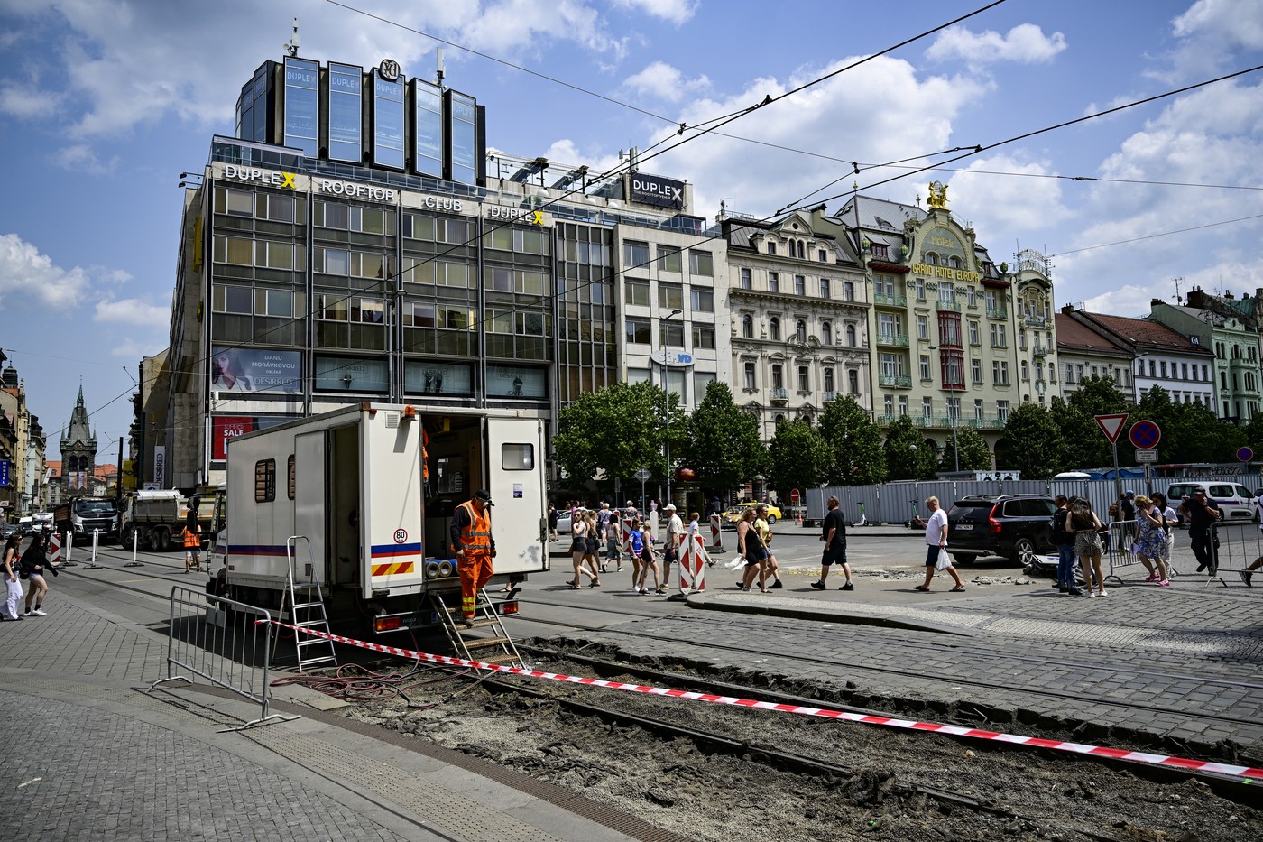 V horní části Václavského náměstí v Praze dnes začala výstavba tramvajové trati