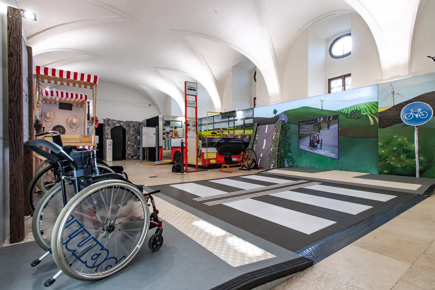 Vlastivědné muzeum otevřelo novou výstavu,nahlíží do světa lidí s handicapem