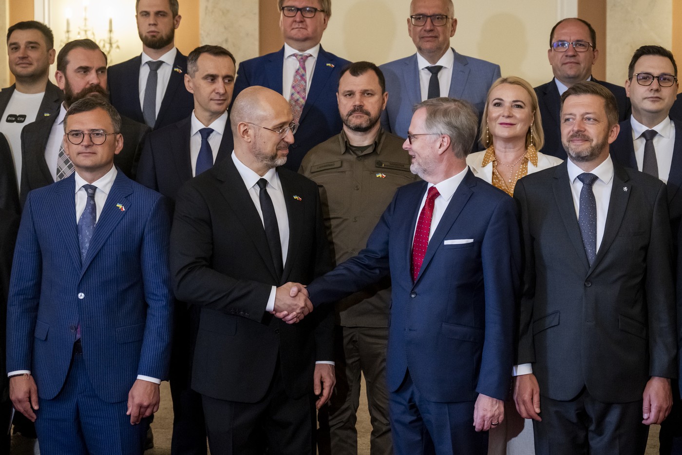Spolupráce s Ukrajinou je oboustranně výhodná, shrnul Fiala vládní konzultace