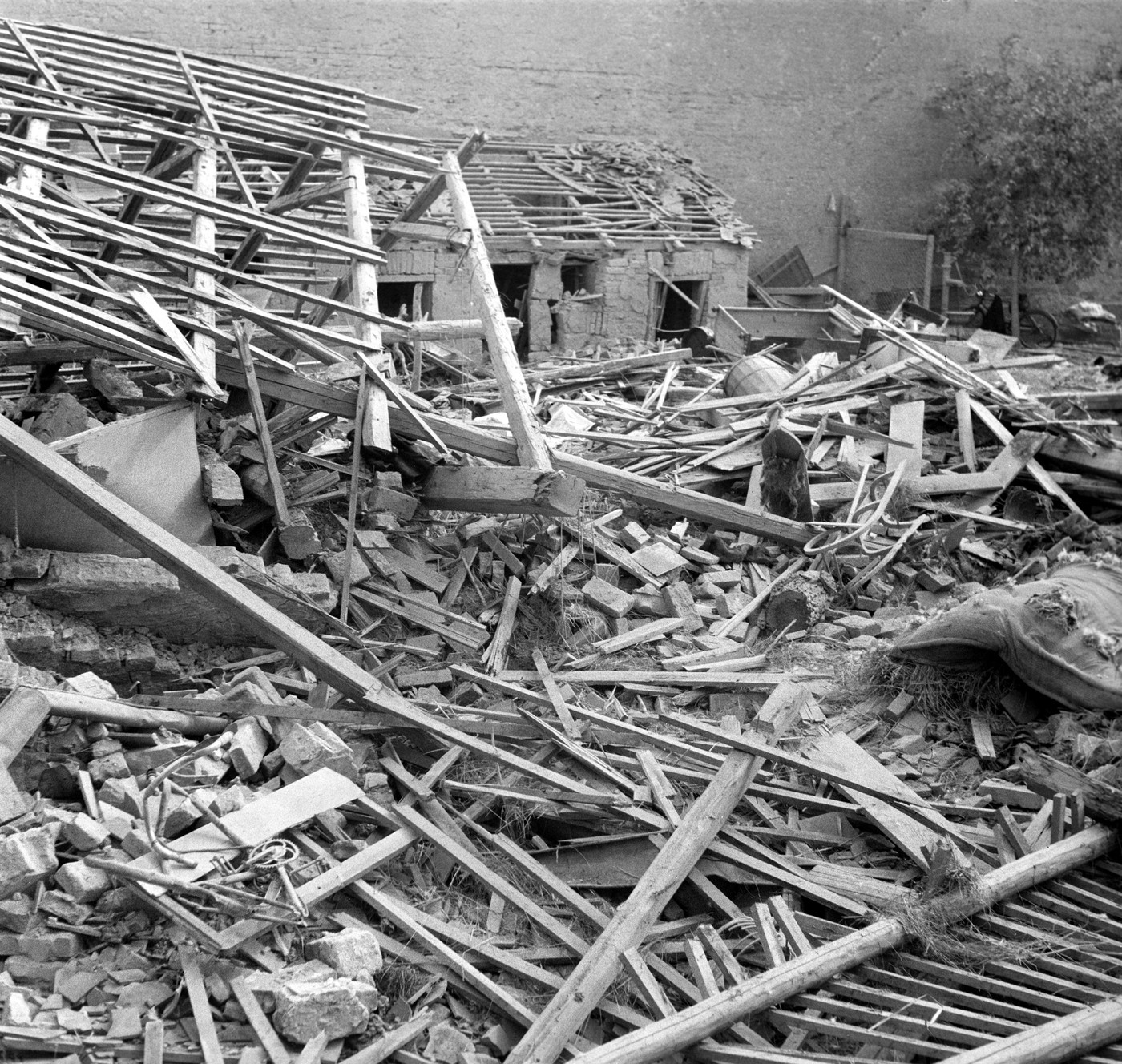 Před 80 lety britské bomby zabily v Pardubicích 44 civilistů Před 80 lety britské bomby zabily v Pardubicích 44 civilistů