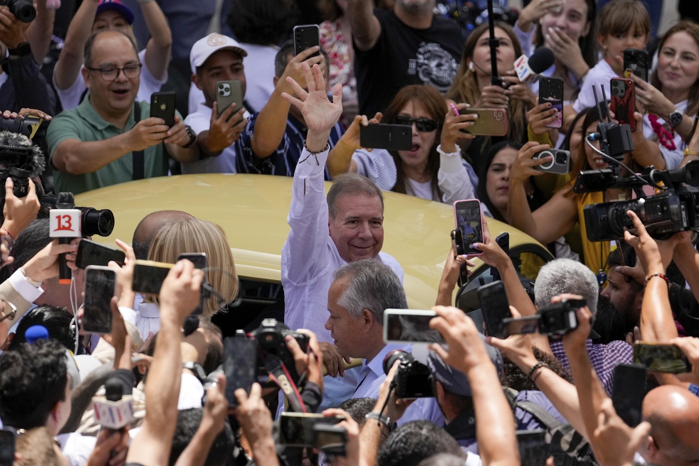Venezuelu dnes čekají prezidentské volby, velkou šanci má opoziční kandidát Venezuelu dnes čekají prezidentské volby, velkou šanci má opoziční kandidát