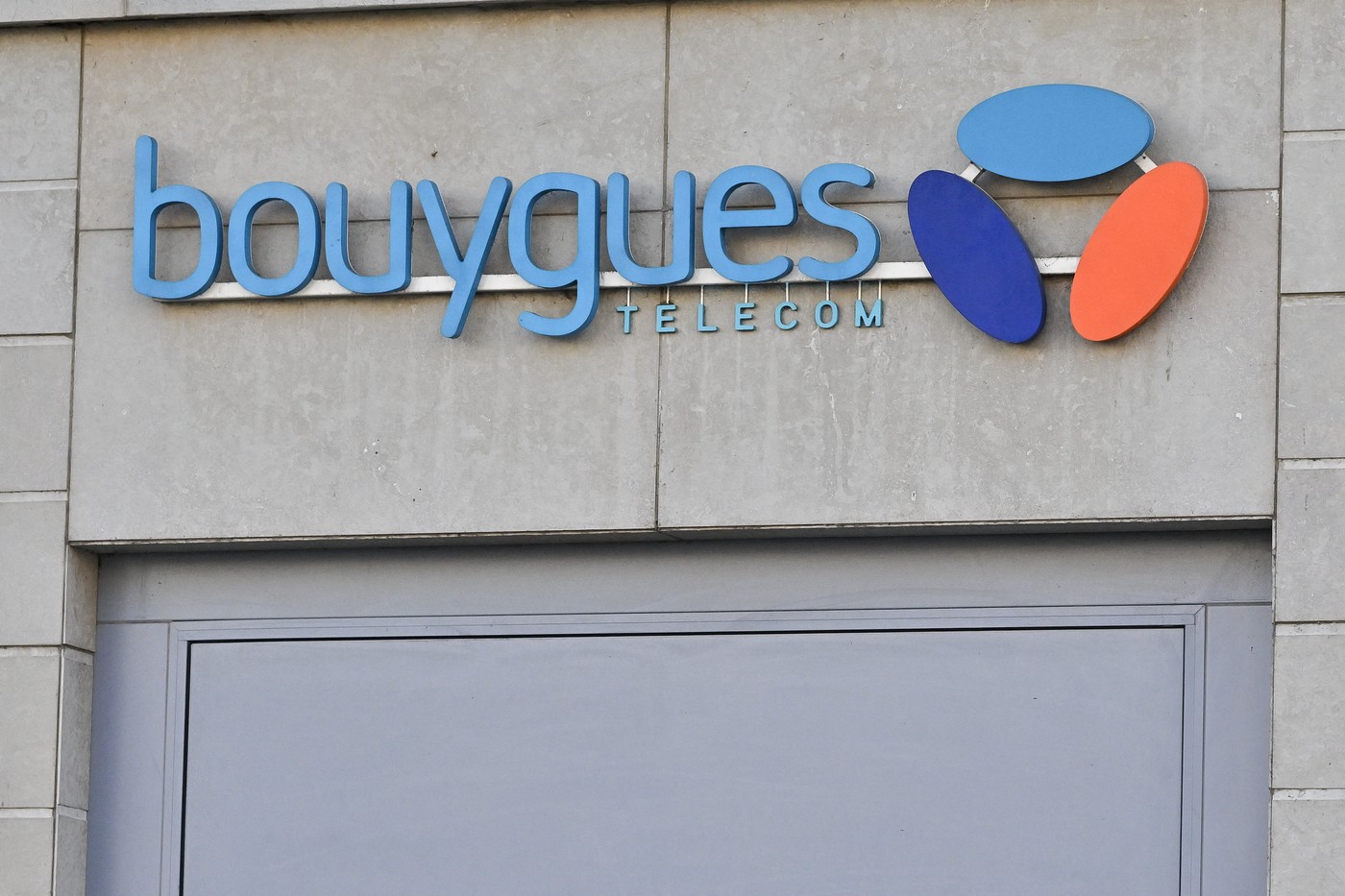 Při sabotáži byly poškozeny optické sítě v šesti francouzských departementech